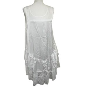 Elegant White Lace Trim Sleepwear